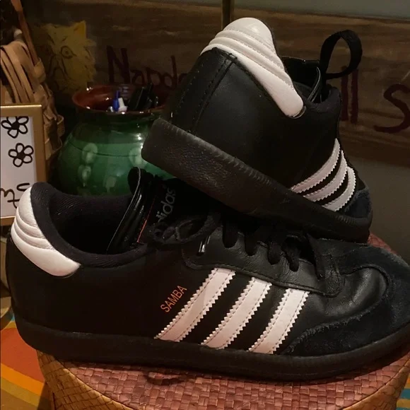 Adidas Samba Classic Leather Streetwear Sneakers Shoes Soccer  Size 3.5 - Picture 3 of 12